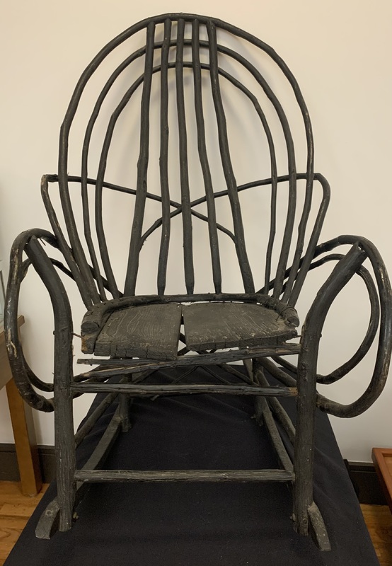 MS_0002_03_0008_HandmadeRockingChair